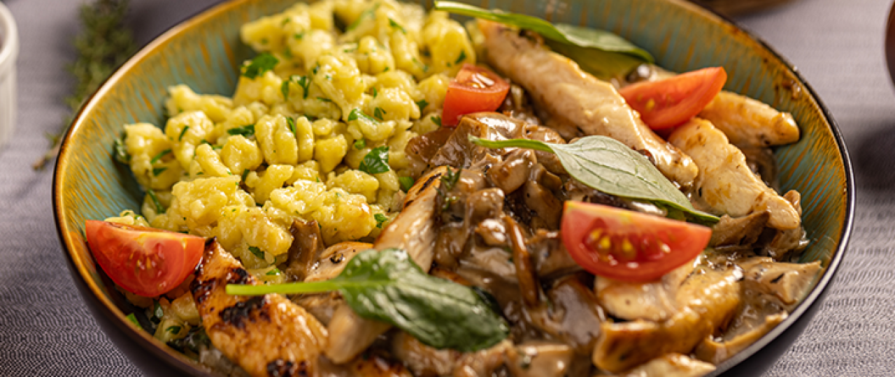 Do: Hähnchen-Rahmgeschnetzeltes mit Spätzle